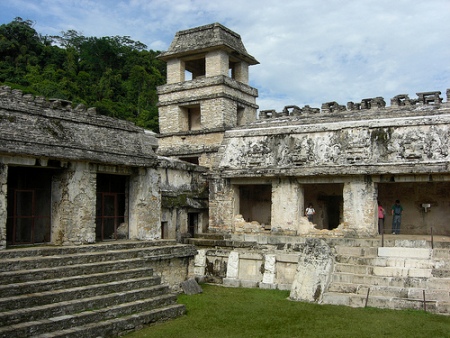 Башня Дворца в Паленке